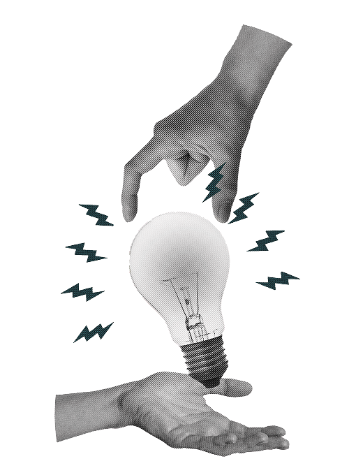 Imagem de uma lâmpada posicionada no meio de duas mãos.